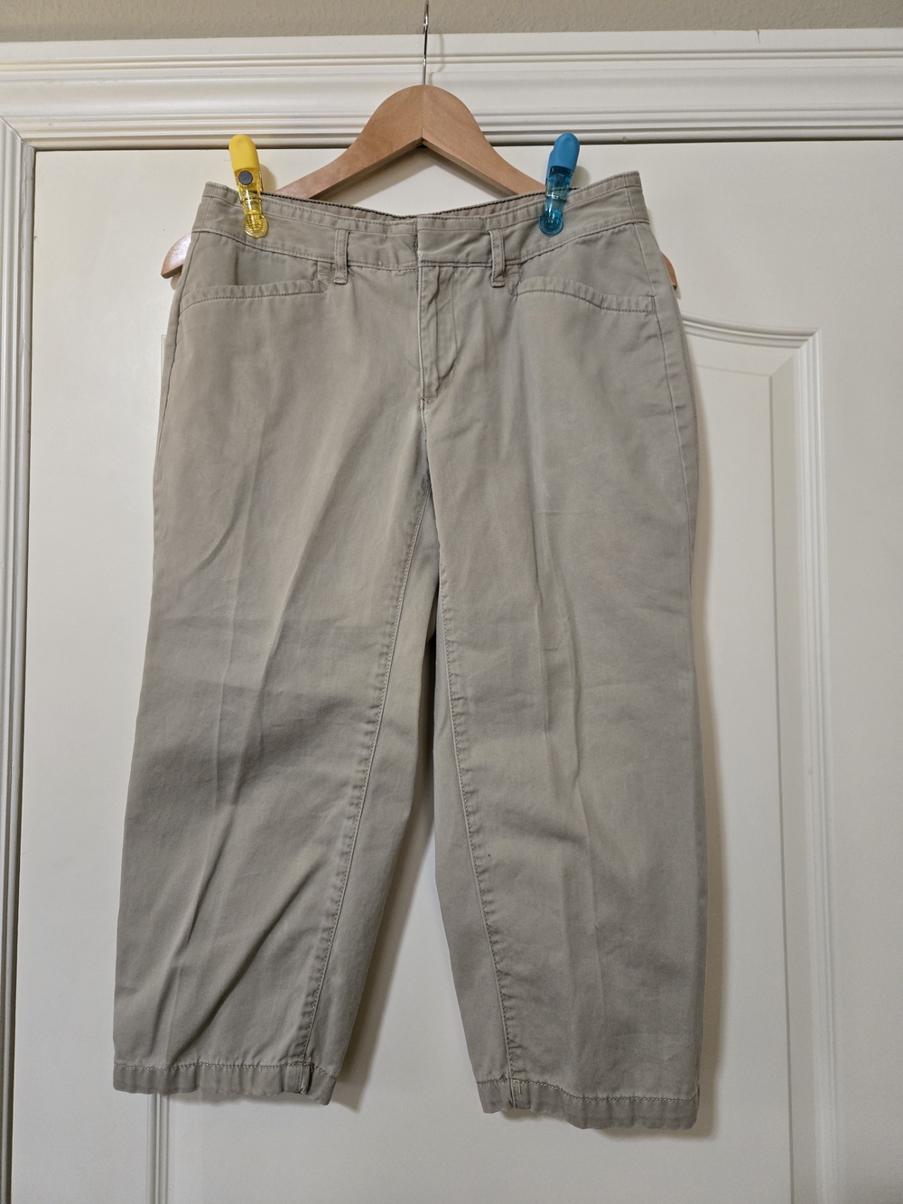 Eddie Bauer Khaki Cotton Chinos Capris - Light Tan